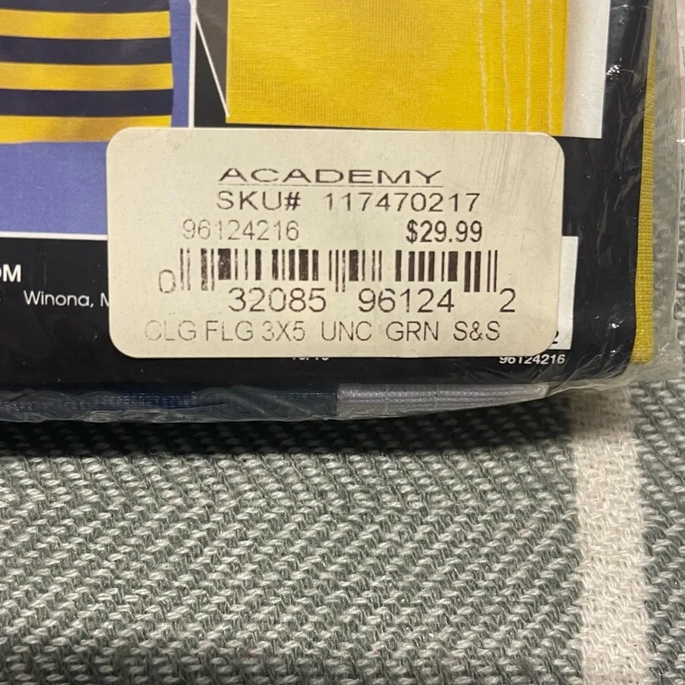 WinCraft Deluxe UNCG Flag in Navy‎ and Yellow NEW